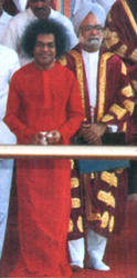 Sathya Sai with M.M. Singh