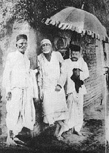 Shirdi Sai in the famous sunshade photo